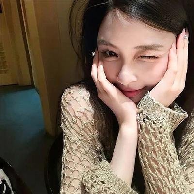 储物柜女孩 海报